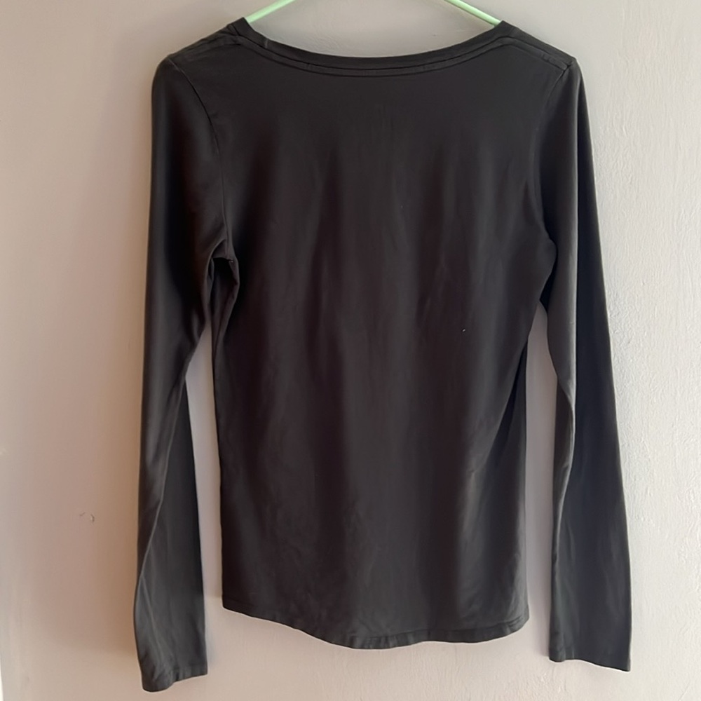 Nike long sleeve tee. Size small - Picture 2 of 3